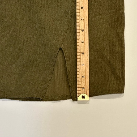 Olive Green Mini Skirt with Slit Size Large - Picture 5 of 6